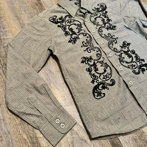 191 Unlimited Boys Button Down Shirt Gray Black Embroidered Western Style Size M - Picture 10 of 13